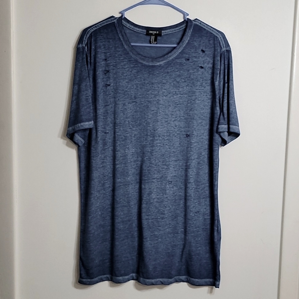 💥Forever 21 Distressed T-Shirt